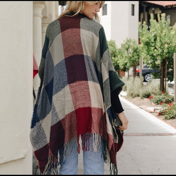 Checkered plaid tassel kimono wrap scarf - Picture 3 of 3